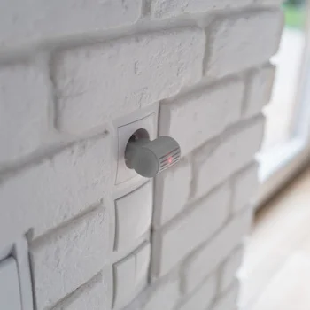 Bradas električni rasterivač komaraca CTRL-ID301V-2 Bradas električni rasterivač komaraca CTRL-ID301V-2