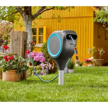 Gardena nosač sa 20m creva roll-up sa postoljem GA 18614-20  Gardena nosač sa 20m creva roll-up sa postoljem GA 18614-20