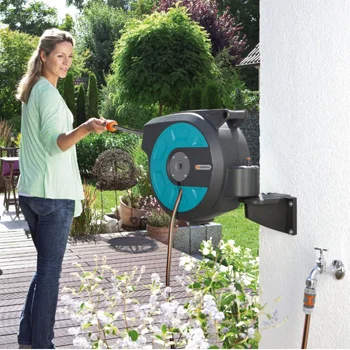 Gardena zidni nosač sa 15m creva GA 08022-20-3 Gardena zidni nosač sa 15m creva GA 08022-20-3