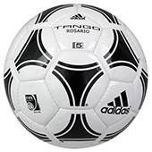 Adidas lopta za fudbal Tango Rosario 