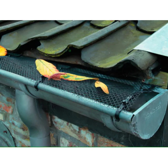 Plastična mreža za oluke 17cm x 6m crna 3/1 Plastična mreža za oluke 17cm x 6m crna 3/1